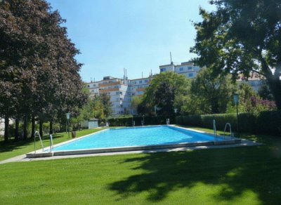 Singelwohnung in Anlage mit großem Garten mit Outdoor-Swimmingpool und viel Flair und Fun!
