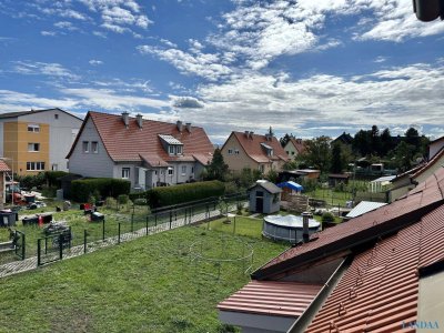 Reinhaus in ruhiger Siedlung Belagsfertig