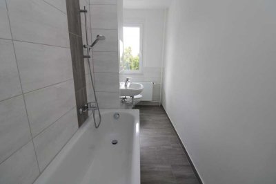 Badenixen aufgepasst…neu sanierte 3-RW mit Wanne & Balkon!!!