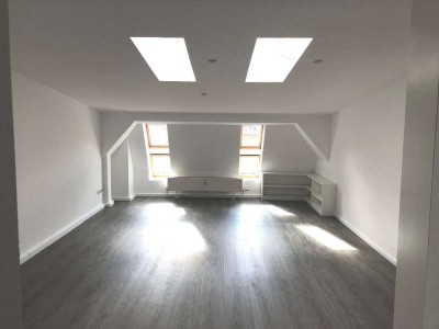 Mit Aufzug und Garagenstellplatz: Sofort verfügbare Wohnung im beliebten Westen