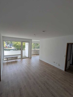 Frisch renoviert: Gut geschnittene 3-Zimmer-Wohnung mit Balkon in ruhiger Lage in Köln Merheim