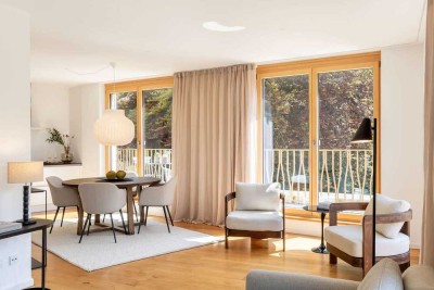 Wohlfühloase am Schlosspark: Elegante, lichterfüllte 3-Zimmer-Wohnung mit Dachterrasse und Parkblick