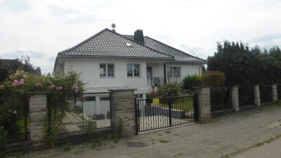Großzügiges, freistehendes Einfamilienhaus mit Garten in Niederschönhausen