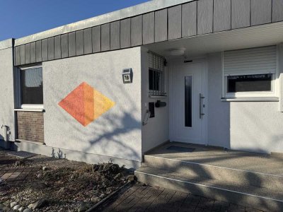 Renovierter Bungalow mit Wintergarten, Garten & Garage – familienfreundlich in Königsbrunn