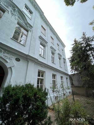 Kleinod mit Stadtgarten | Helle 4-Zimmer-Wohnung mit Balkon &amp; Grünblick