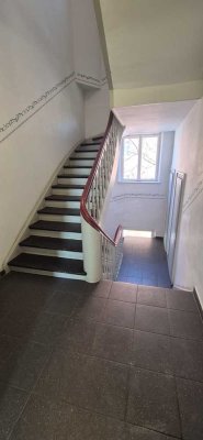 Renovierungsbedürftige 3-Zimmer Wohnung im 3. OG in Nürnberg St. Johannis