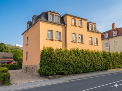 Neu sanierte 2-Zimmer-Wohnung mit großer Wohnküche, Bad mit Fenster