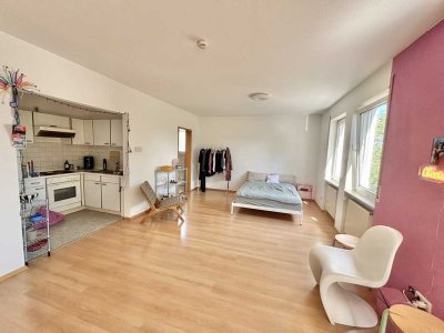 *** Großzügige 1-ZKB- Wohnung inkl. Küche und Tiefgaragenstellplatz ***