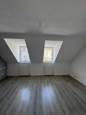 Helle 2-Zimmer- Dachgeschosswohnung in Aachen ab sofort zu vermieten