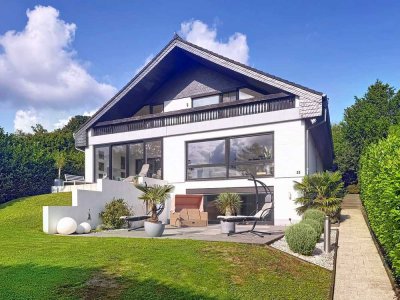 Eleganz trifft Panorama –Exklusives Anwesen, Pool, Spa-Oase und Giebelloggia in Wuppertal-Cronenberg