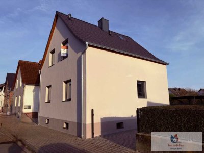 Saniertes freistehendes Einfamilienhaus in Froschhausen auf großem Grundstück mit Ausbaupotenzial