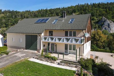 • Ihr Traumhaus im Donautal • modernisiert, vielseitig und sofort bezugsfertig