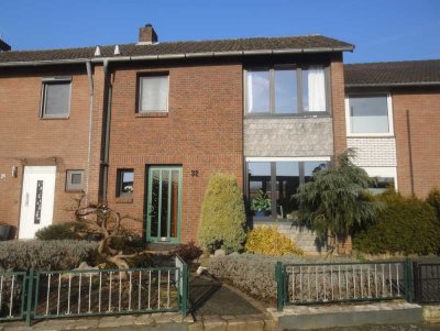 sehr gepflegtes Reihenhaus + Garage in Wesel - Flüren