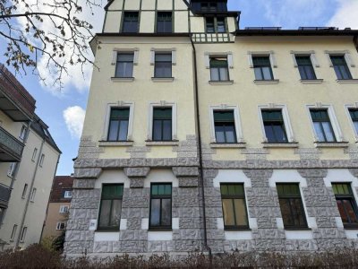 Ab 1.12.25! Beliebte Wohngegend, 2-R-Whg. im DG, Balkon und Tageslichtbad!