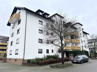 Gepflegte 3 Zimmer DG-Wohnung mit Balkon, Loggia und Aufzug in zentraler Lage von Sinzheim!