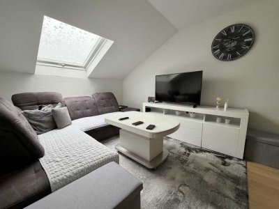 Charmante Dachgeschosswohnung im Altbau mit 2,5 Zimmern in der Wiesbadener Innenstadt