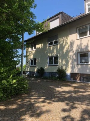 Schöne und sanierte 2-Zimmer Wohnung mit gehobener Innenausstattung in Leverkusen