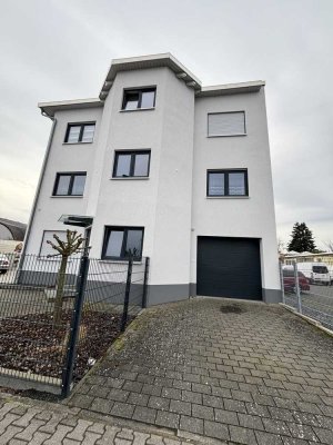 Alles in einem - Wohnen - Büro - Halle -  Dreieichenhain