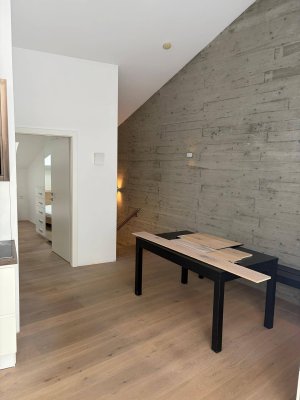 Stylische 2-Zimmerwohnung mit 3,5 m Raumhöhe sehr zentral