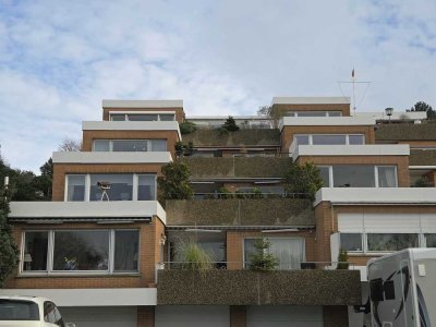 Großzügige Terassenwohnung mit separatem Eingang und Garage