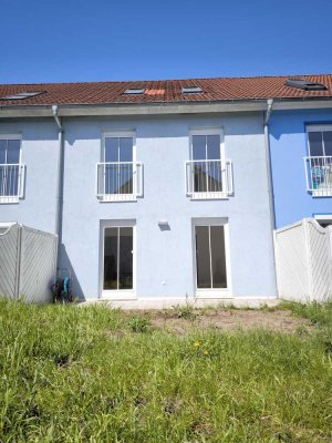 Haus zur Miete mit Einbauküche + Terrasse + Garten in Grünheide (Mark)