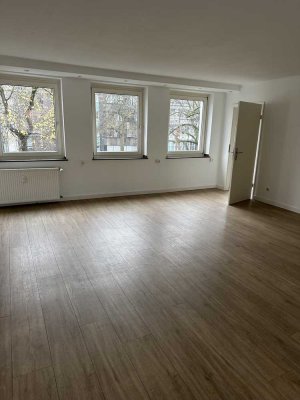 Große Maisonettewohnung + 35 qm Dachterrasse