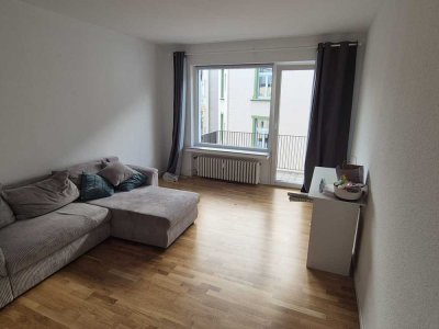 Zentral gelegene 2-Zimmer Wohnung, 61 qm mit Balkon im 2. OG  in Bonn-Zentrum