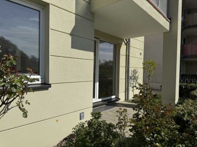 Wohnen an der alten Elbe, helle 2-Zimmer Wohnung mit Küche, Stellplatz, Terrasse und kleinem Garten
