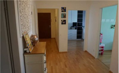 Stilvolle, modernisierte 3-Zimmer-Wohnung mit Balkon und EBK in München Obermenzing