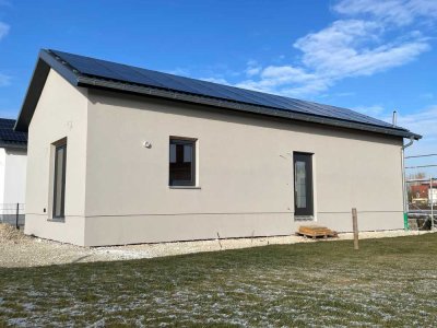 Modernes Neubauhaus im Erstbezug mit sonniger Süd-Terrasse