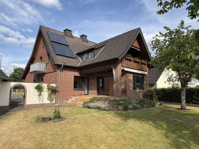 Ideal für die große Familie!
Einfamilienhaus mit Einliegerwohnung in Schloß Holte