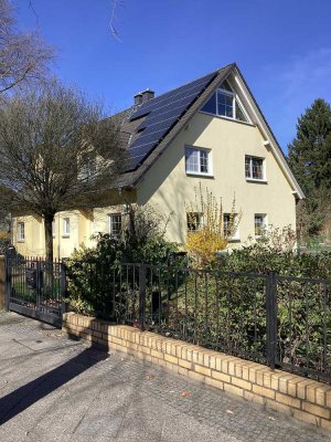 Sonnige Doppelhaushälfte in verkehrsgünstiger Lage in Berlin-Heiligensee (Reinickendorf)