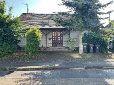 EINFAMILIENHAUS MIT KLEINER EINLIEGERWOHNUNG GARAGE UND STELLPLATZ