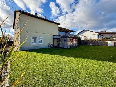 Großzügiges Einfamilienhaus in ruhiger Lage mit Garten und Garage - ab 01.01.2026