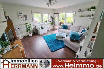 Komplett Grundsanierte 3-Zi.-Whg. mit Balkon u. Garage in ruhiger Wohnlage mit schöner Aussicht ++