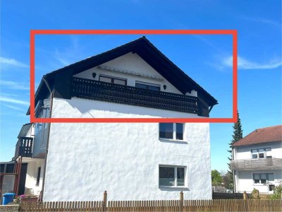 Frisch sanierte Teilmöblierte 2-Zimmer-Dachgeschosswohnung mit Balkon & Garten in Neumarkt