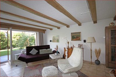 Elegante Maisonette-Wohnung mit Terrasse und Garten