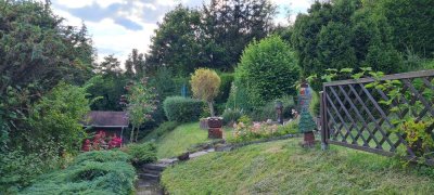 Eigentumsgarten mit Häuschen in bester Lage & Traumblick zu verkaufen