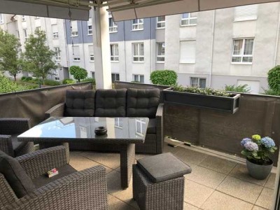 Helle moderne Balkon-Wohnung mit 2 Stellplätzen in zentraler aber ruhiger Lage von Schwalbach
