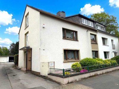 ++ Ruhiges Wohnen im 3-Familienhaus – 3-Zimmer-Wohnung mit Balkon ++