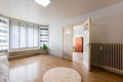 Voll vermietetes Mehrfamilienhaus mit 7 Wohnungen und großem Garten- Sanierungsbedarf
