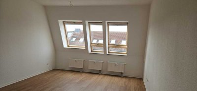 3- Zimmer Dachgeschosswohnung in Dessau- Nord ***AUFZUG***