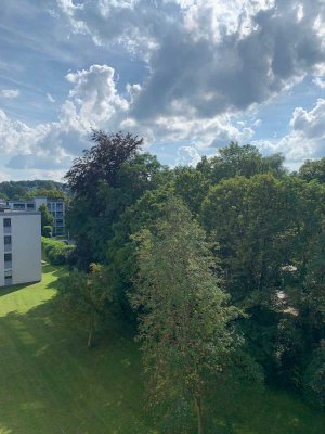 Komplett renovierte Wohnung mit Blick ins Grüne