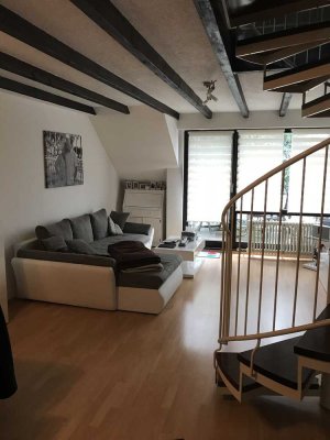 Helle 2 Zimmer Maisonette-Wohnung mit Südbalkon in ruhiger Lage