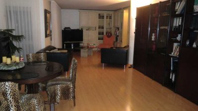 Schöne große Wohnung mitten in der Fußgängerzone -Top Lage-
