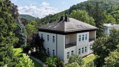 Altbau-Charme und erstklassig saniert | Altbauwohnung mit zwei Loggien &amp; Blick ins Grüne I Lift, Fußbodenheizung, Luftwärmepumpe u.v.m.