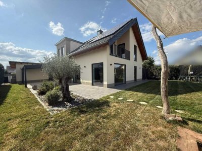 Exklusiv & energieeffizient: Modernes EFH (BJ 2019) mit PV, Klima & Smarthome