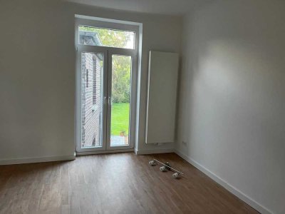 Sanierte Altbauwohnung mit Einbauküche in 2-Familienhaus