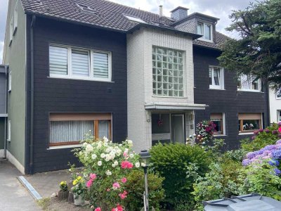 Schöne und sanierte 2-Zimmer-Dachgeschosswohnung in Bochum