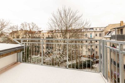 Schön geschnittene Dachgeschosswohnung |Tageslichtbad | Balkon | Ruhige Lage | Wohnküche